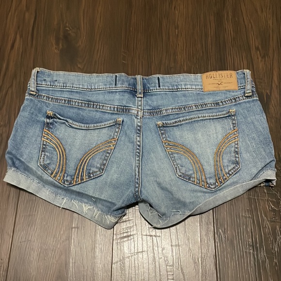 Hollister denim shorts size 3 - Picture 3 of 3
